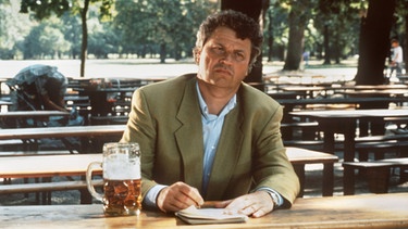 Gerhard Polt in "Herr Ober!" (1991) | Bild: picture-alliance/dpa