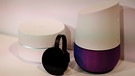 Neue Google-Produkte Google Home (r.), Google Chromecast Ultra (m.) und Wifi-Router (l.) | Bild: dpa-Bildfunk