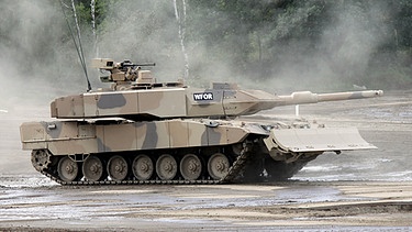 Deutscher Kampfpanzer Leopard 2 | Bild: picture-alliance/dpa