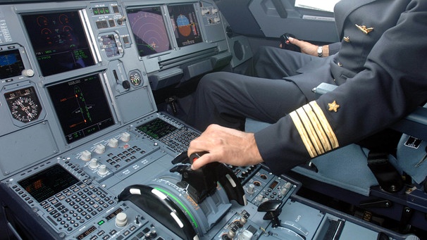 Airbus A320 Cockpit | Bild: picture-alliance/dpa
