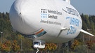 Friedrichshafen - Fallschirmsprung aus Zeppelin | Bild: BR/Felix Hörhager