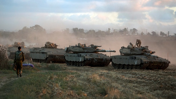 18. Juli 2014: Israelische Panzer nahe des Gazastreifens | Bild: picture-alliance/dpa