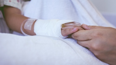 Smbolbild Kind im Krankenhaus bekommt Infusion | Bild: colourbox.com
