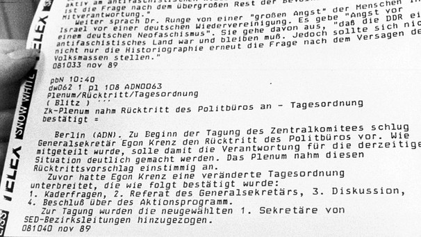 8. November 1989: Die staatliche Nachrichtenagentur ADN der DDR meldet den Rücktritt des Politbüros. | Bild: picture-alliance/dpa