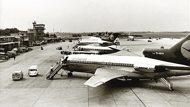 Rollfeld des Flughafens in Nürnberg in schwarz-weiß | Bild: Airport Nürnberg