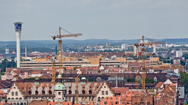 Ehemaliges Quelle-Gebäude in Nürnberg | Bild: picture-alliance/dpa