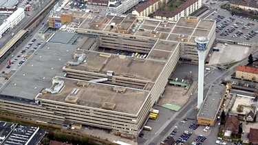 Ehemaliges Quelle-Gebäude in Nürnberg | Bild: picture-alliance/dpa