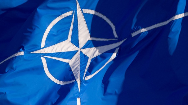 Nato-Fahne | Bild: picture-alliance/dpa