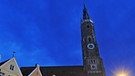 Die Innenstadt von Landshut mit der Kirche St. Martin bei Nacht | Bild: picture-alliance/dpa