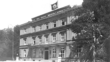 Blick auf das "Braune Haus", die Parteizentrale der Nationalsozialistischen Deutschen Arbeiterpartei in München  | Bild: picture-alliance/dpa