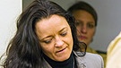 Die Angeklagte Beate Zschäpe im Gerichtssaal beim NSU-Prozess am Oberlandesgericht in München | Bild: picture-alliance/dpa