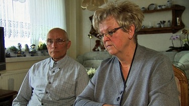 Die Eltern von Uwe Böhnhardt in ihrem Wohnzimmer | Bild: ARD-Sendung Panorma
