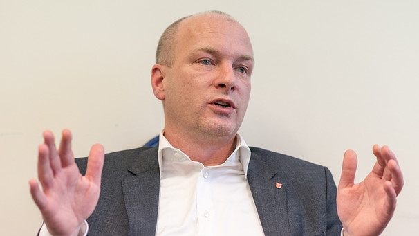 Joachim Wolbergs (SPD), Oberbürgermeister von Regensburg | Bild: picture-alliance/dpa/Armin Weigel