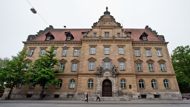 Außenansicht vom Landgericht und Amtsgericht in Regensburg  | Bild: pa/dpa/Daniel Karmann