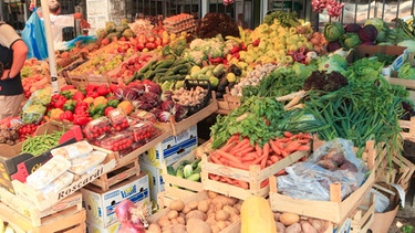 Frisches Gemüse und Obst vom Markt | Bild: colourbox.com
