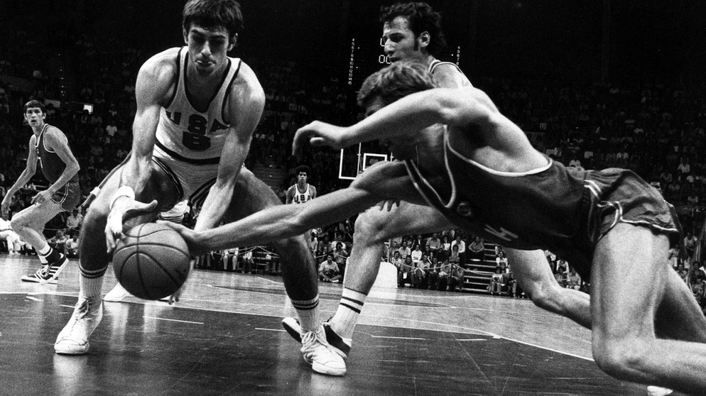 Basketballfinale zwischen den Mannschaften der USA und UdSSR bei den Olympischen Spielen in München 1972 | Bild: Süddeutsche Zeitung Photo / Sven Simon