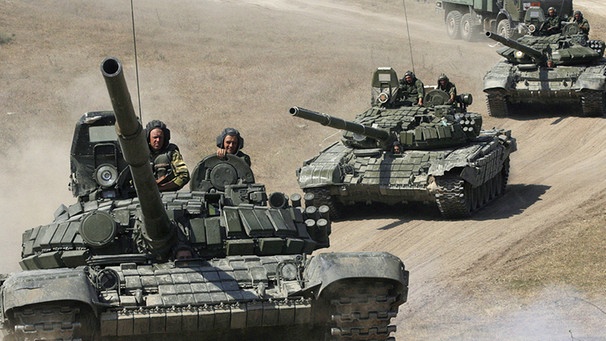 Symbolbild: Russische Kampfpanzer | Bild: picture-alliance/dpa
