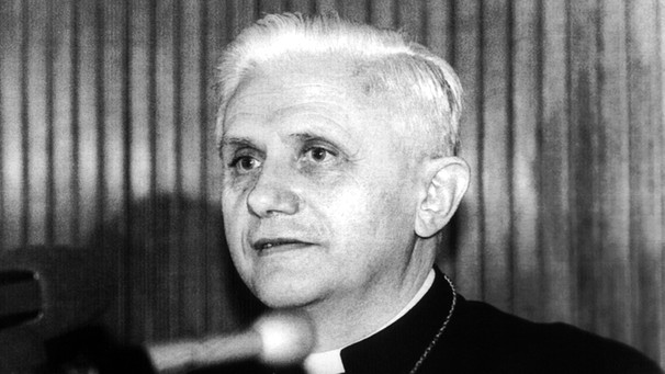 Ratzinger als Präfekt der Glaubenskongregation (1986) | Bild: picture-alliance/dpa
