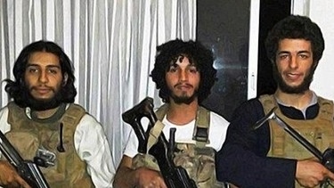 Der mutmaßliche Paris-Attentäter Abbaaoud und Salahedin Ghaitun; Dritter unbekannt | Bild: Erasmus Monitor