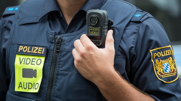 Polizist mit Bodycam | Bild: picture-alliance/dpa