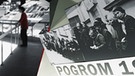 Blick in die Ausstellung "BilderLast. Franken im Nationalsozialismus" im Dokumentationszentrum Reichsparteitagsgelände in Nürnberg | Bild: picture-alliance/dpa; Bearbeitung: BR
