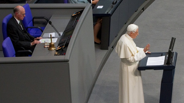 Papst unterwegs | Bild: picture-alliance/dpa