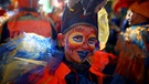 Karnevalisten in Kostümen in Köln | Bild: picture-alliance/dpa