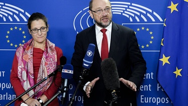 Martin Schulz und Chrystia Freeland | Bild: picture-alliance/dpa