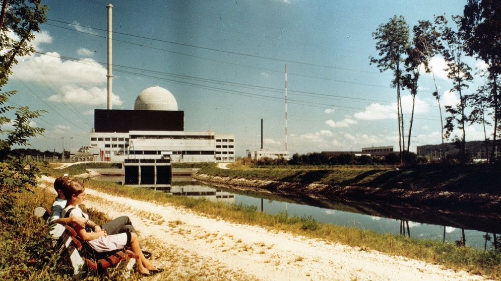 Atomkraftwerk Gundremmingen: Block A mit Parkbank um 1967 | Bild: Historisches Konzernarchiv RWE