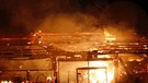Feuerwehr löscht Brand einer Lagerhalle in Vöhringen | Bild: Wilhelm Schmid