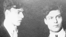 Claus Graf Schenk von Stauffenberg (Mi.) mit seinem Vater Alfred Graf Schenk von Stauffenberg und seinen Büdern Berthold (li.) und Alexander (re.). | Bild: SZ Photo