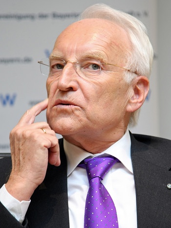 Ex-Ministerpräsident Edmund Stoiber im BayernLB-Untersuchungsausschuss | Bild: picture-alliance/dpa