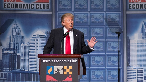 Republican presidential candidate Donald Trump speaks at the Economic Club on Monday. | Bild: dpa-Bildfunk/Elaine Cromie