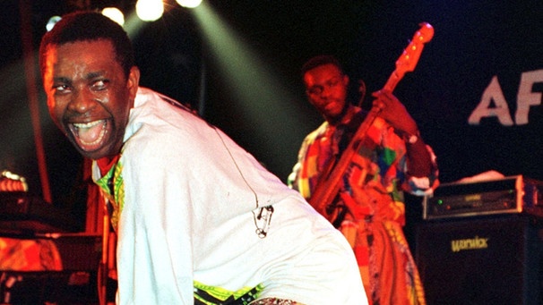 Youssou N'Dour 1994 auf dem Africa Festival in Würzburg | Bild: picture-alliance/dpa