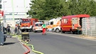 Bei einem Brand in einer Aschaffenburger Recyclinganlage für Altpapier haben fünf Männer Rauchvergiftungen erlitten. | Bild: BR / Ralf Hettler