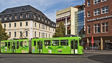 Straßenbahn in Würzburg | Bild: picture alliance/chromorange