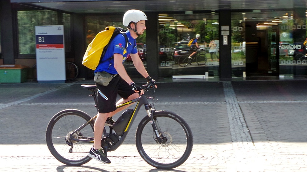 Fahrradkurier auf E-Bike | Bild: BR-Mainfranken / Judith Dauwalter
