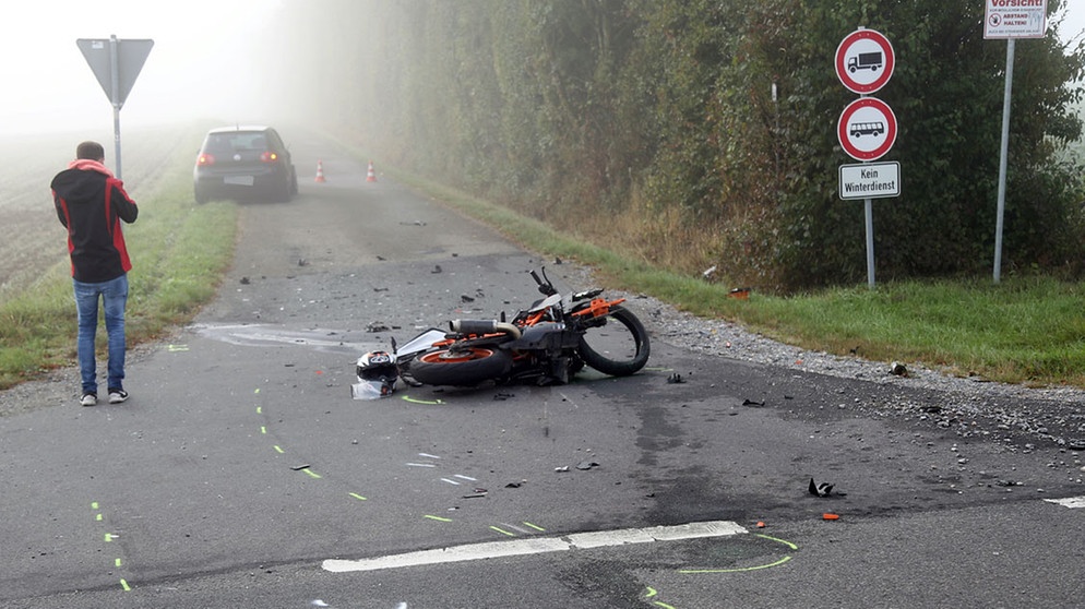 Ansbach: 17-jähriger Motorradfahrer bei Verkehrsunfall schwer verletzt