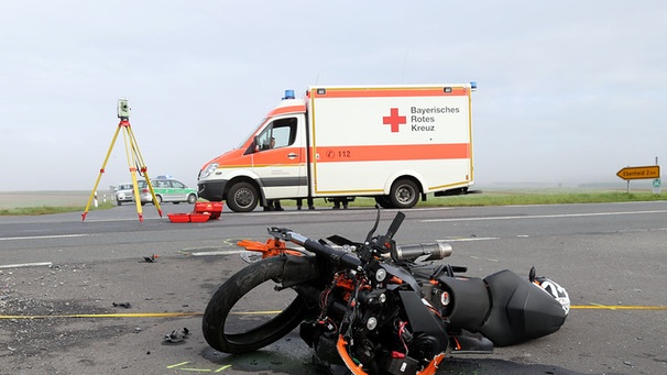 Ansbach: 17-jähriger Motorradfahrer bei Verkehrsunfall schwer verletzt