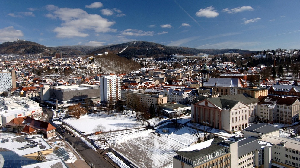 Die Stadt Suhl im Winter | Bild: picture-alliance/dpa