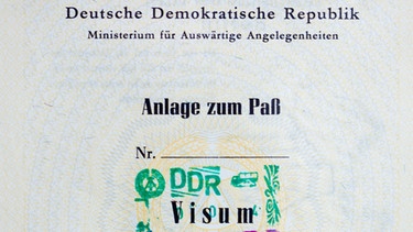Visum für einen Besuch in der DDR | Bild: picture-alliance/dpa