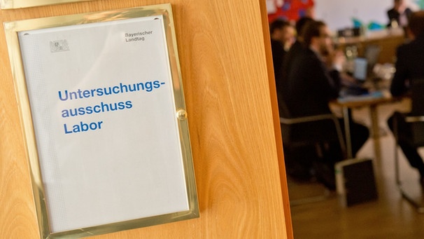 Eingang zum Untersuchungsausschuss Labor des Bayerischen Landtags | Bild: picture-alliance/dpa