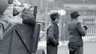 Vertreibung der Sudetendeutschen aus der Tschechoslowakei  | Bild: picture-alliance/dpa