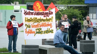 Protest bei der VW-Hauptversammlung | Bild: picture-alliance/dpa