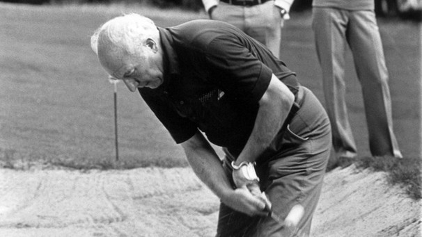 Walter Scheel als Teilnehmer der Internationalen Deutschen Golfmeisterschaften in Frankfurt am Main 1979 | Bild: picture-alliance/dpa