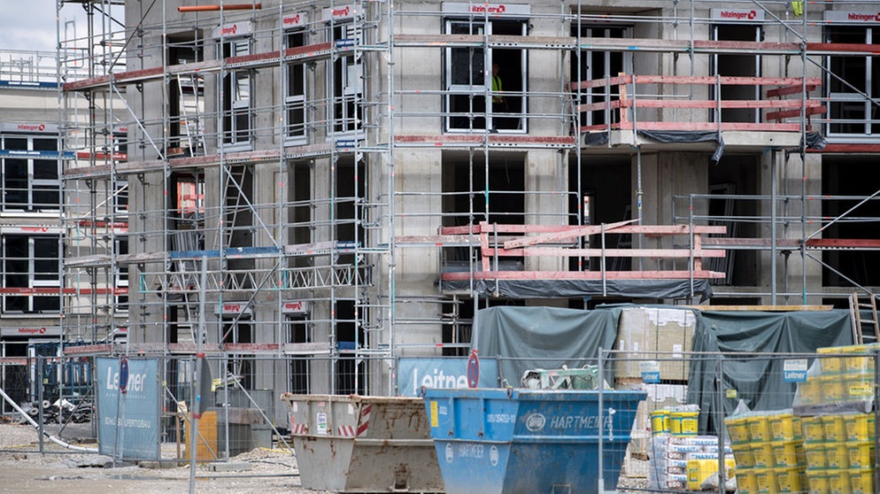 Eine Baustelle in München. In der Landeshauptstadt fehlen tausende Wohnungen, doch Baugegner machen gegen unbegrenztes Wachstum mobil.  | Bild: Foto: Sven Hoppe/dpa +++ dpa-Bildfunk +++
