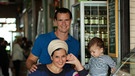 Tom Franz mit seiner israelischen Frau Dana und einem seiner beiden Söhne. | Bild: BR/megaherz GmbH