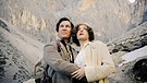 Luis Trenker (Tobias Moretti) und Leni Riefenstahl (Brigitte Hobmeier) bewundern das Bergpanorama. | Bild: BR/Roxy Film/Christian Hartmann