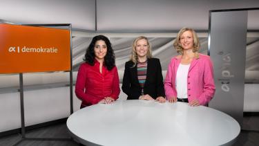 Moderatorinnen (von links): Özlem Sarikaya, Birgit Kappel und Imke Köhler. | Bild: BR/Lisa Hinder