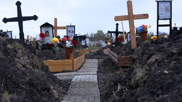 Szene aus "Balkanroute: Immer mehr Flüchtlinge sterben und werden unidentifiziert begraben" | Bild: BR/ARD-Studio Wien 